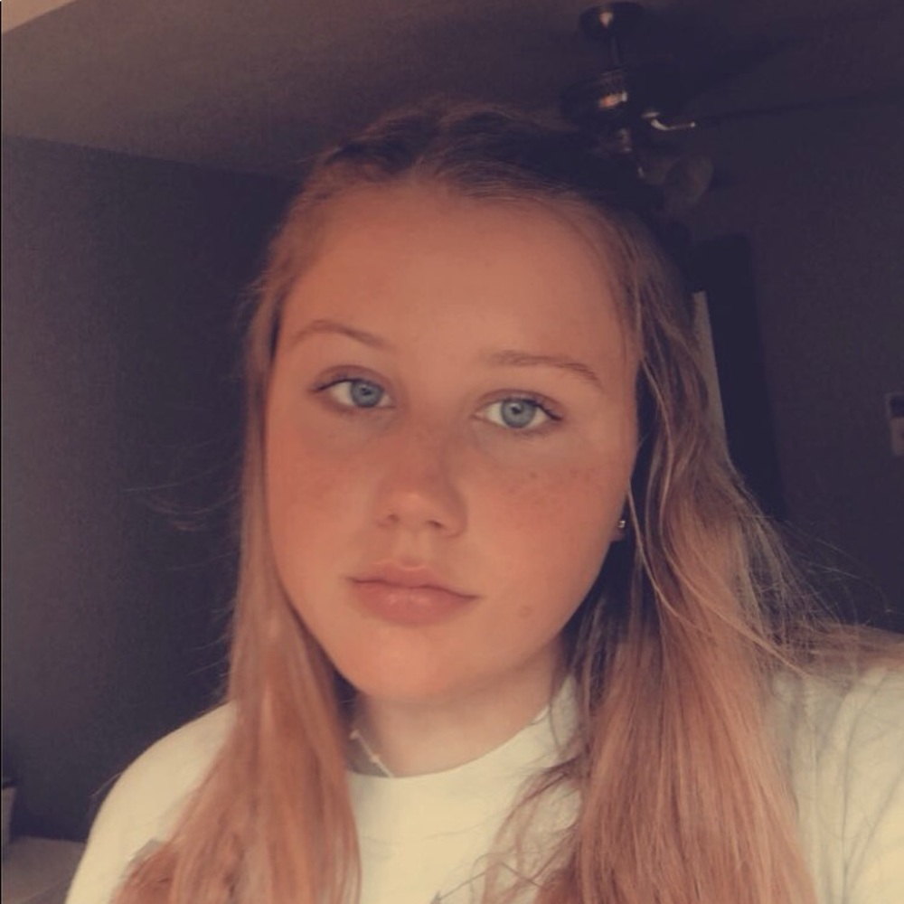 Meet your Posher, Elise